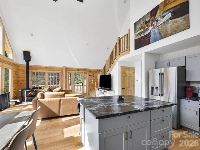 194 Fox Run Road, Canton, NC 28716