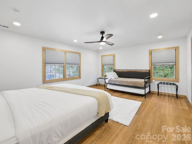 194 Fox Run Road, Canton, NC 28716