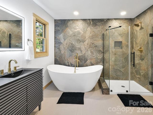 194 Fox Run Road, Canton, NC 28716