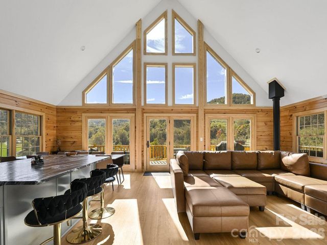 194 Fox Run Road, Canton, NC 28716