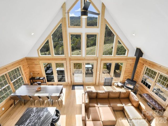 194 Fox Run Road, Canton, NC 28716