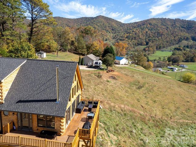 194 Fox Run Road, Canton, NC 28716