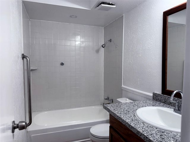 1513 Cedar Cove Street, La Porte, TX 77571