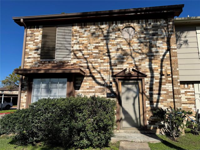 1513 Cedar Cove Street, La Porte, TX 77571