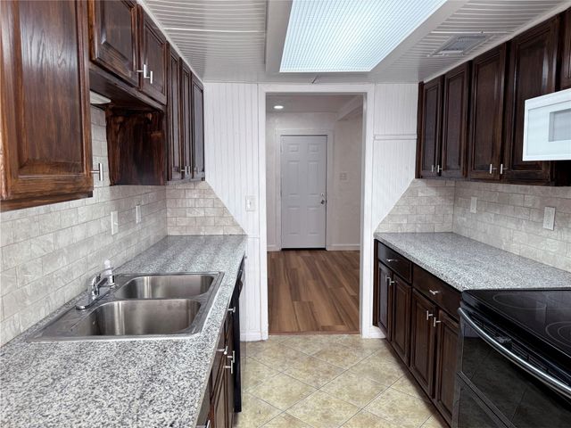 1513 Cedar Cove Street, La Porte, TX 77571