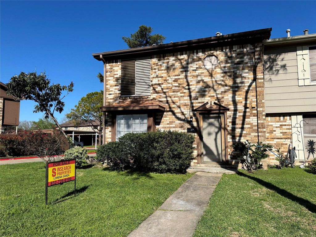 1513 Cedar Cove Street, La Porte, TX 77571