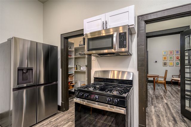 1111 E Houston, Sherman, TX 75090