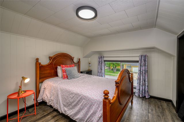 1111 E Houston, Sherman, TX 75090