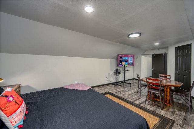 1111 E Houston, Sherman, TX 75090