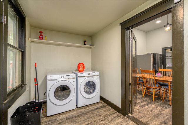 1111 E Houston, Sherman, TX 75090