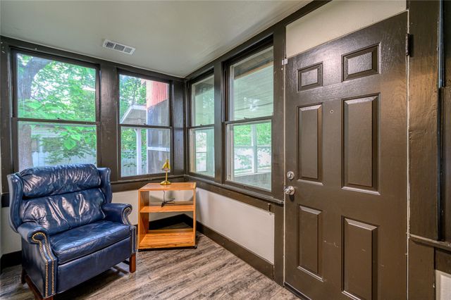 1111 E Houston, Sherman, TX 75090