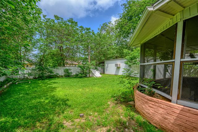 1111 E Houston, Sherman, TX 75090