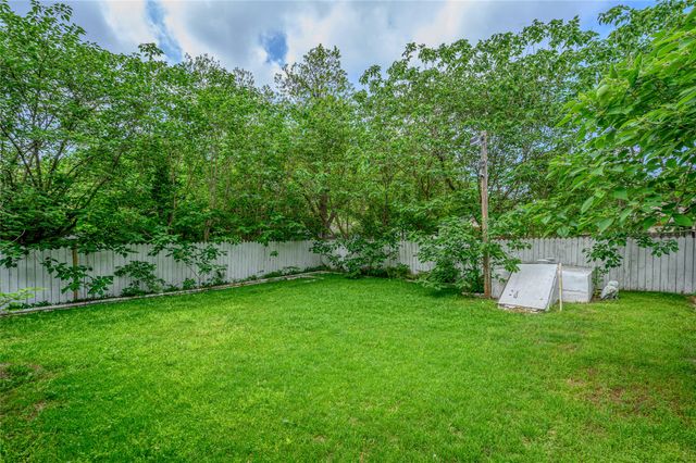 1111 E Houston, Sherman, TX 75090