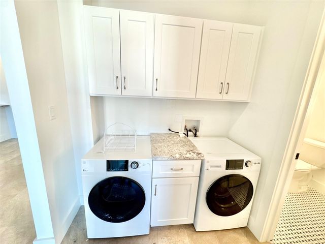 2102 Mechanic Street 304, Galveston, TX 77550