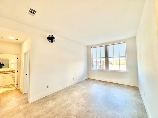 2102 Mechanic Street 304, Galveston, TX 77550