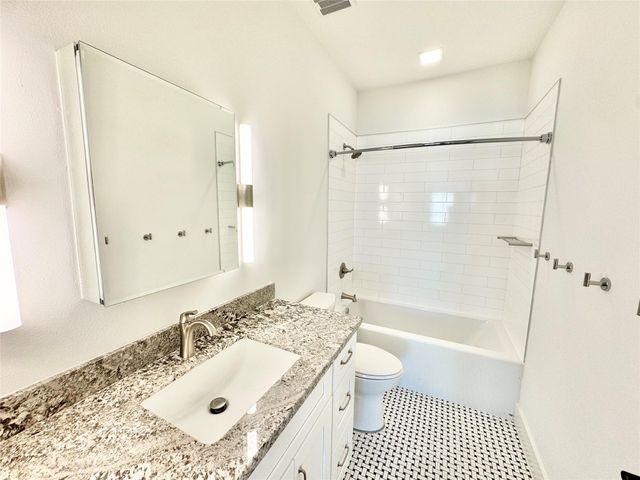 2102 Mechanic Street 304, Galveston, TX 77550