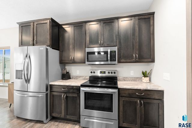 2229 S Creekview Ave Avenue, Sioux Falls, SD 57106