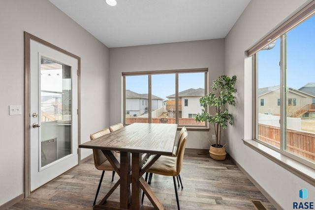 2229 S Creekview Ave Avenue, Sioux Falls, SD 57106