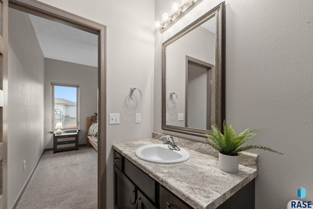 2229 S Creekview Ave Avenue, Sioux Falls, SD 57106