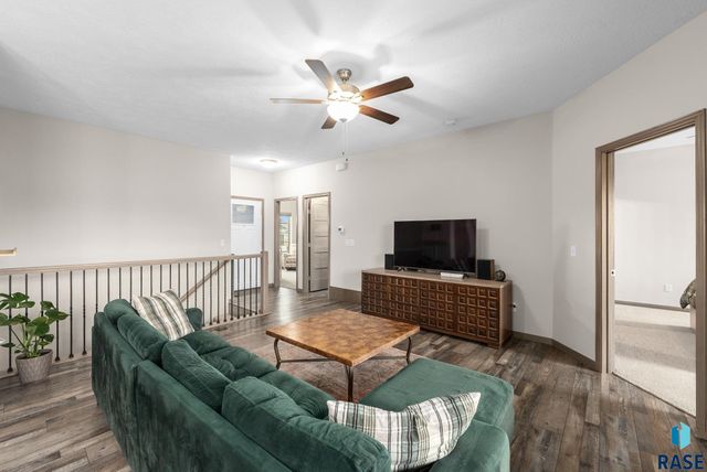 2229 S Creekview Ave Avenue, Sioux Falls, SD 57106