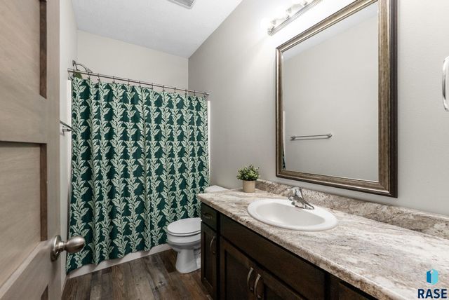 2229 S Creekview Ave Avenue, Sioux Falls, SD 57106