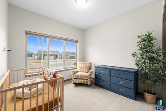 2229 S Creekview Ave Avenue, Sioux Falls, SD 57106