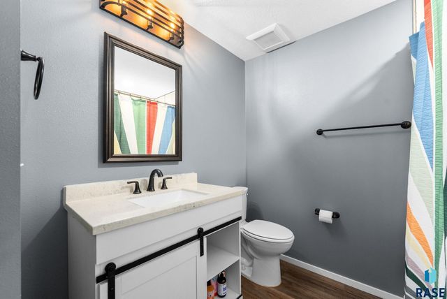 2229 S Creekview Ave Avenue, Sioux Falls, SD 57106