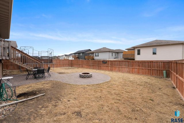 2229 S Creekview Ave Avenue, Sioux Falls, SD 57106