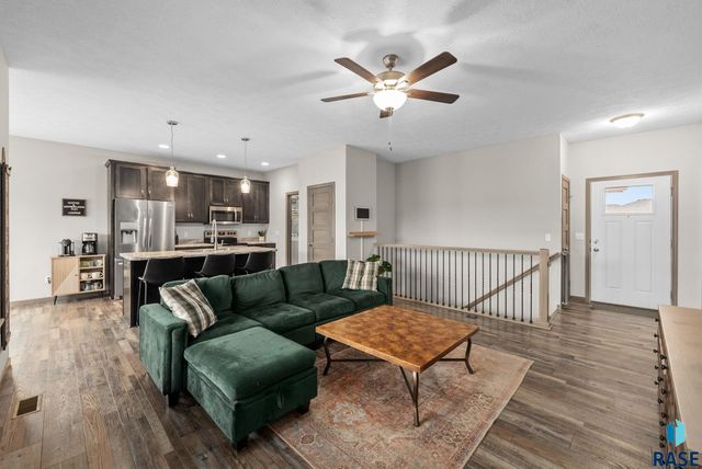 2229 S Creekview Ave Avenue, Sioux Falls, SD 57106