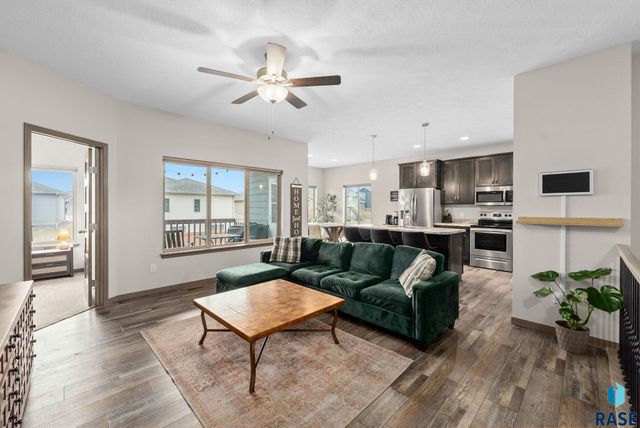 2229 S Creekview Ave Avenue, Sioux Falls, SD 57106