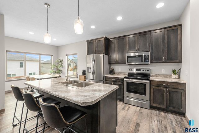 2229 S Creekview Ave Avenue, Sioux Falls, SD 57106