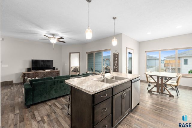 2229 S Creekview Ave Avenue, Sioux Falls, SD 57106