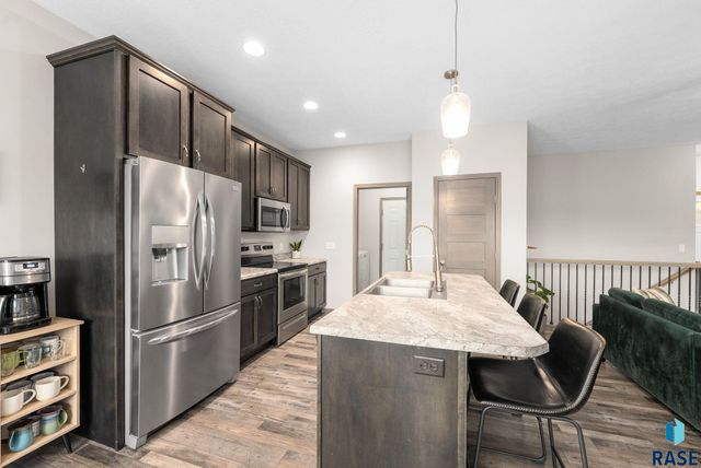 2229 S Creekview Ave Avenue, Sioux Falls, SD 57106