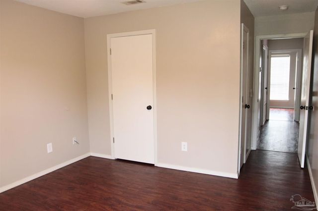 424 Shadow Way Ln, Pensacola, FL 32506