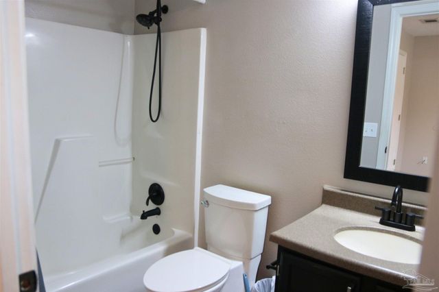 424 Shadow Way Ln, Pensacola, FL 32506