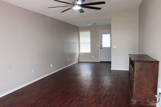 424 Shadow Way Ln, Pensacola, FL 32506