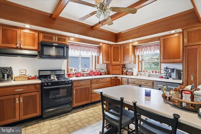 1666 E BUCHANAN TRAIL EAST, Shady Grove, PA 17256