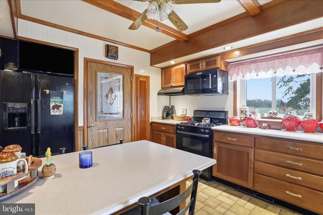 1666 E BUCHANAN TRAIL EAST, Shady Grove, PA 17256
