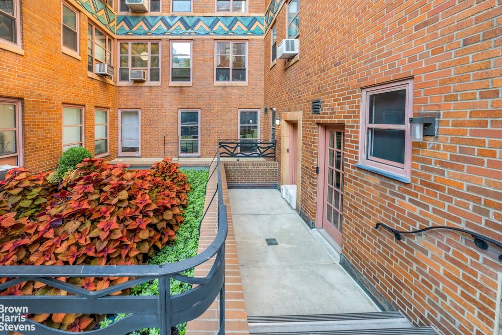 235 E 22ND Street 1EF, New York City, NY 10010