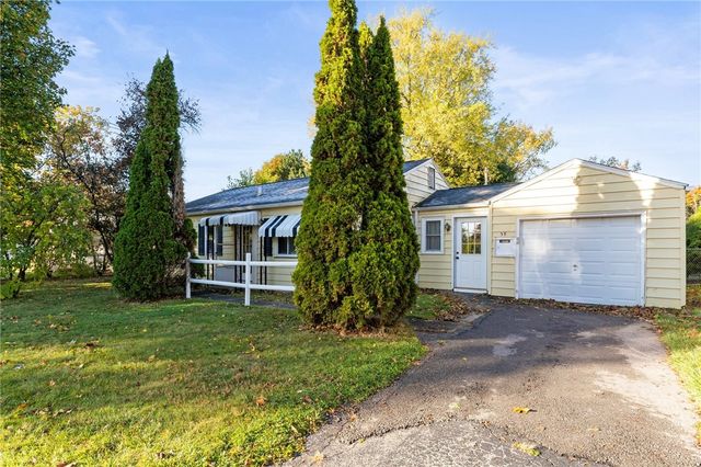 38 Pasadena Drive, Gates, NY 14606