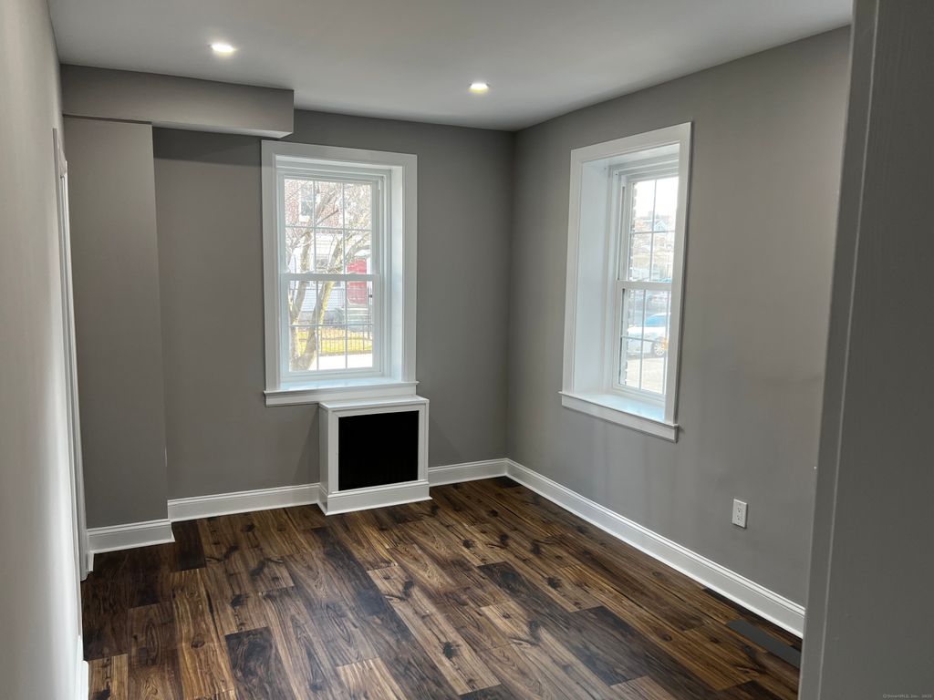 59 Rennell Street 19, Bridgeport, CT 06604