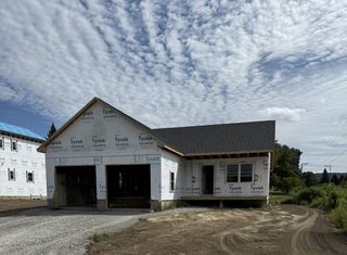 16 Dozer Drive, St. Albans Town, VT 05478