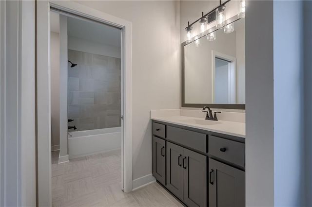 2551 NW Riverview Drive, Riverside, MO 64150