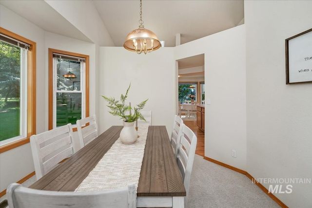 706 N Harvey Ln, Eagle, ID 83616
