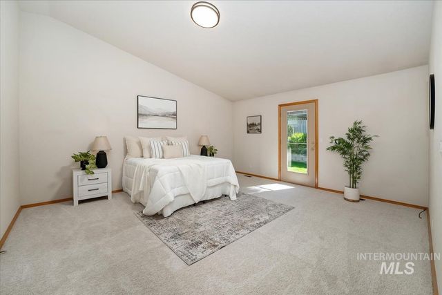 706 N Harvey Ln, Eagle, ID 83616