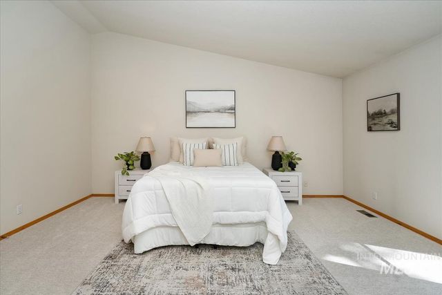 706 N Harvey Ln, Eagle, ID 83616