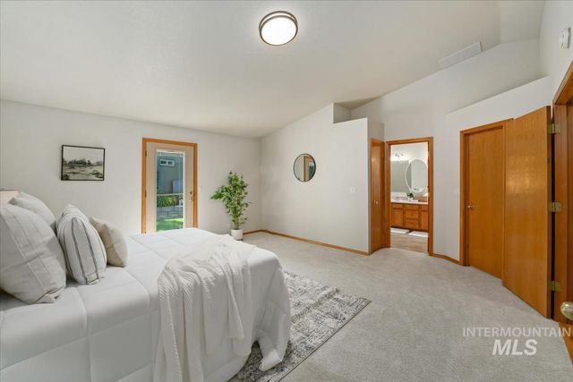 706 N Harvey Ln, Eagle, ID 83616