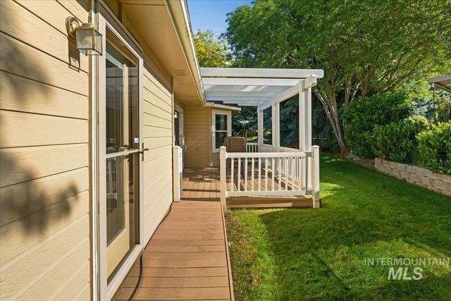 706 N Harvey Ln, Eagle, ID 83616