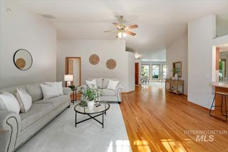 706 N Harvey Ln, Eagle, ID 83616