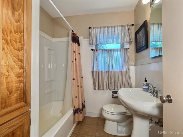 515 Kalla Walla Trail, Crystal Falls, MI 49920